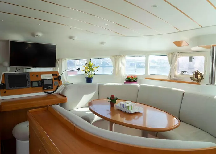 Catamaran Orion 보트호텔